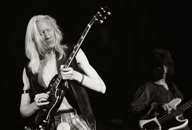 <!--:fr-->La légende du blues Johnny Winter meurt à 70 ans R.I.P.<!--:-->