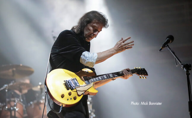 Steve Hackett : Genesis, les 50 ans de Foxtrot et la vie en solo