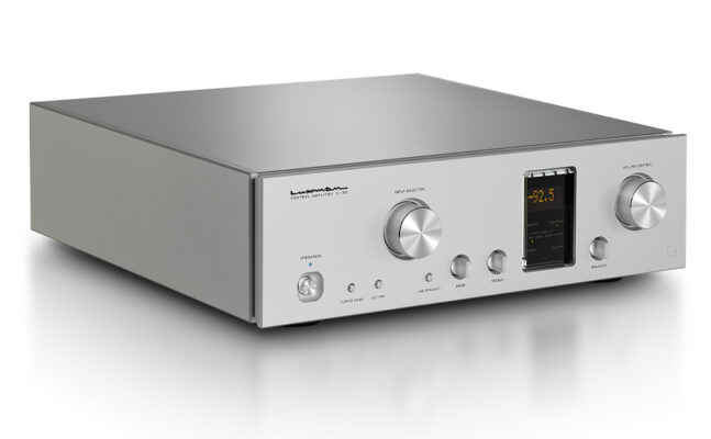 C-10X flagship control amplifier debuts from Luxman America