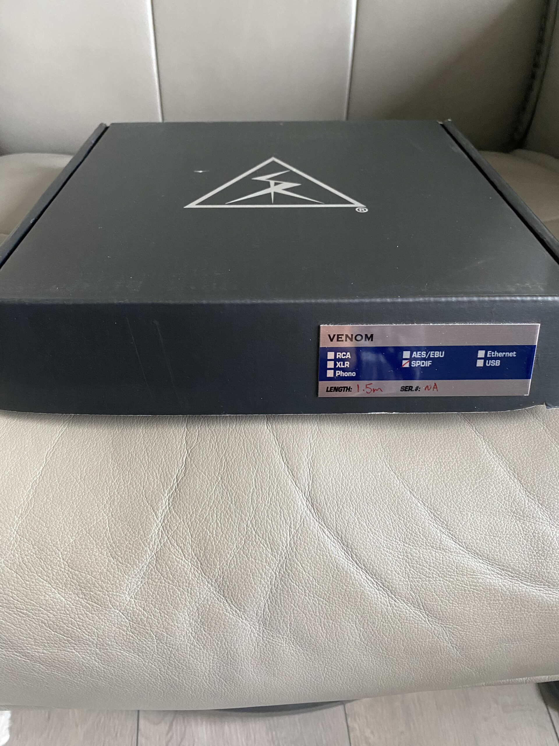 EDD67487-A15C-4E80-B783-CE3070B6CDB0