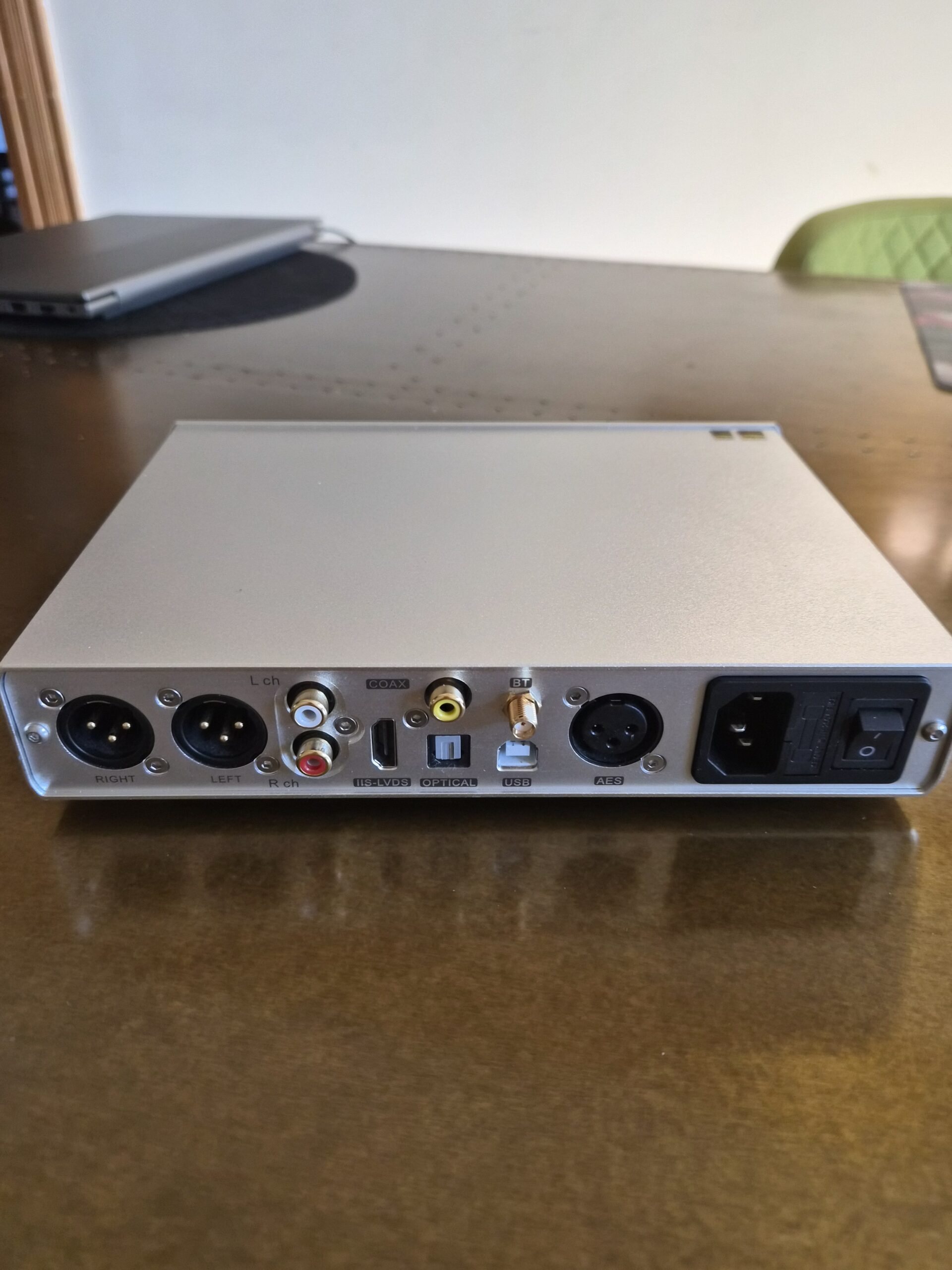 D90 B