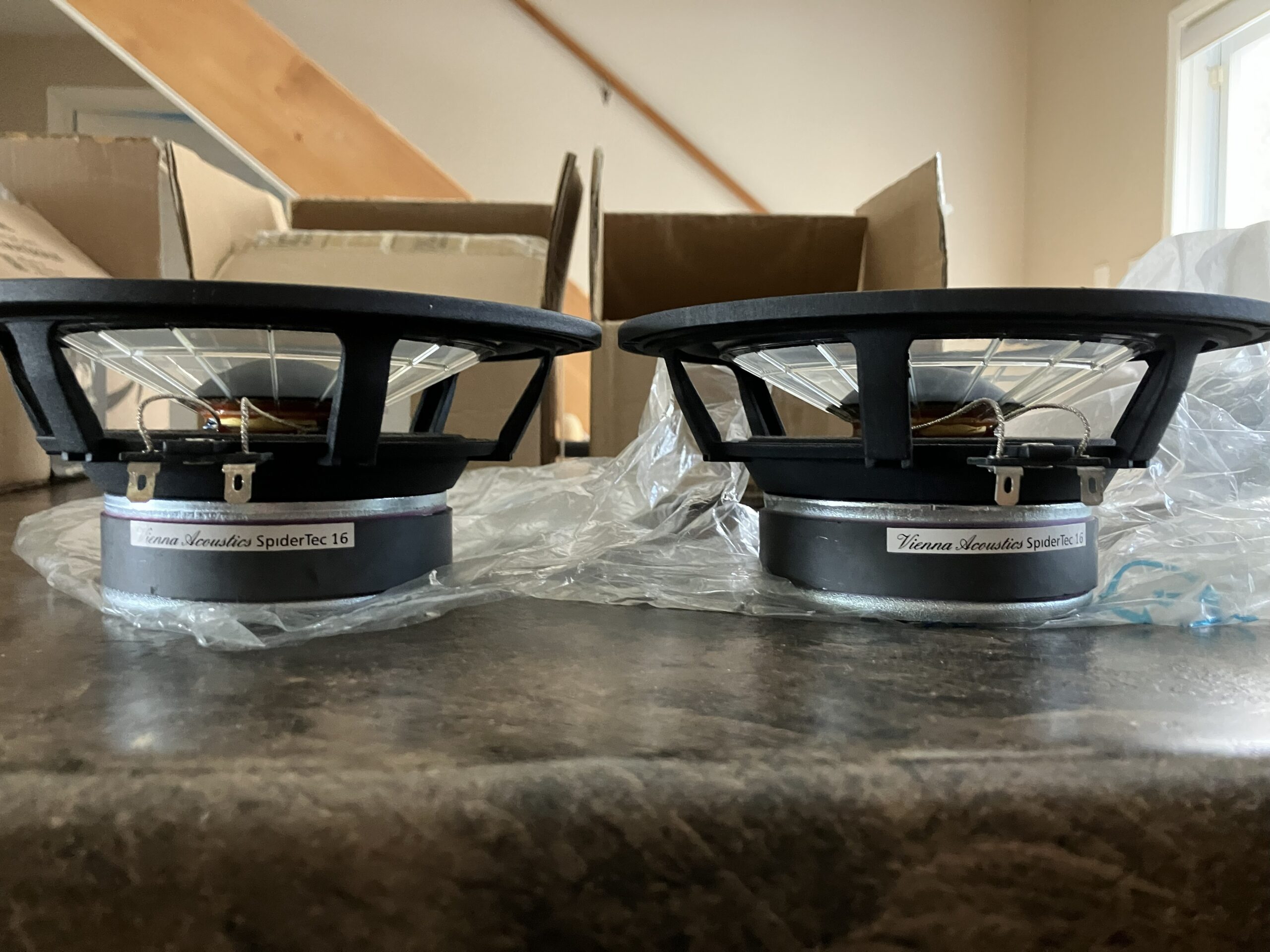 Vienna Acoustics SpiderTec 16 4