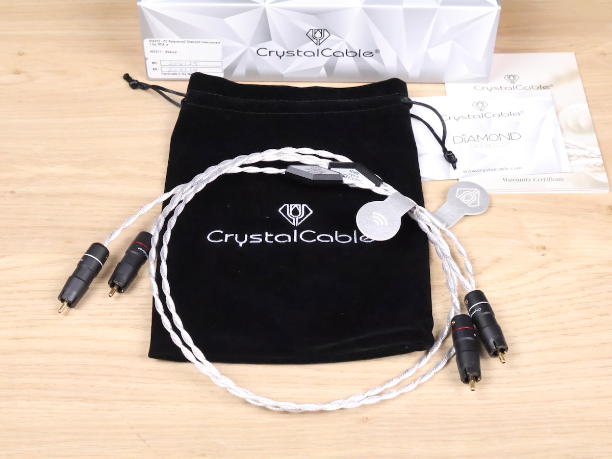 Crystal-Cable-Reference2-Diamond-highend-silver-gold-audio-interconnects-RCA-10-metre-1